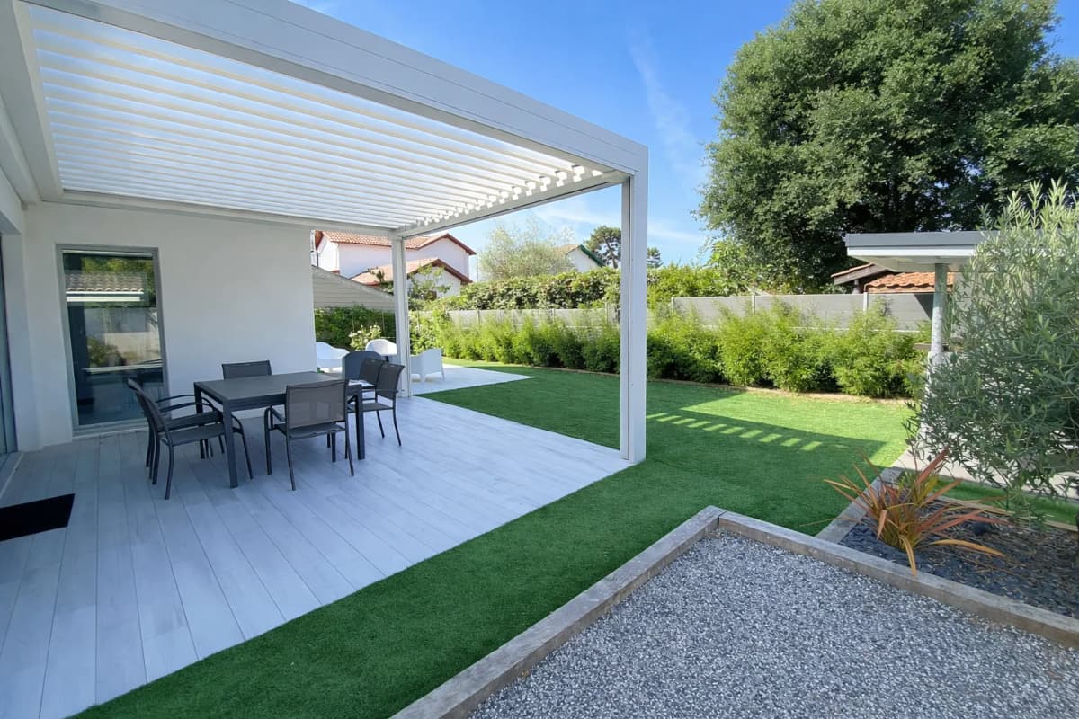 Villa 300m du lac et 5min à pied du centre ville d'Hossegor, calme et confort
