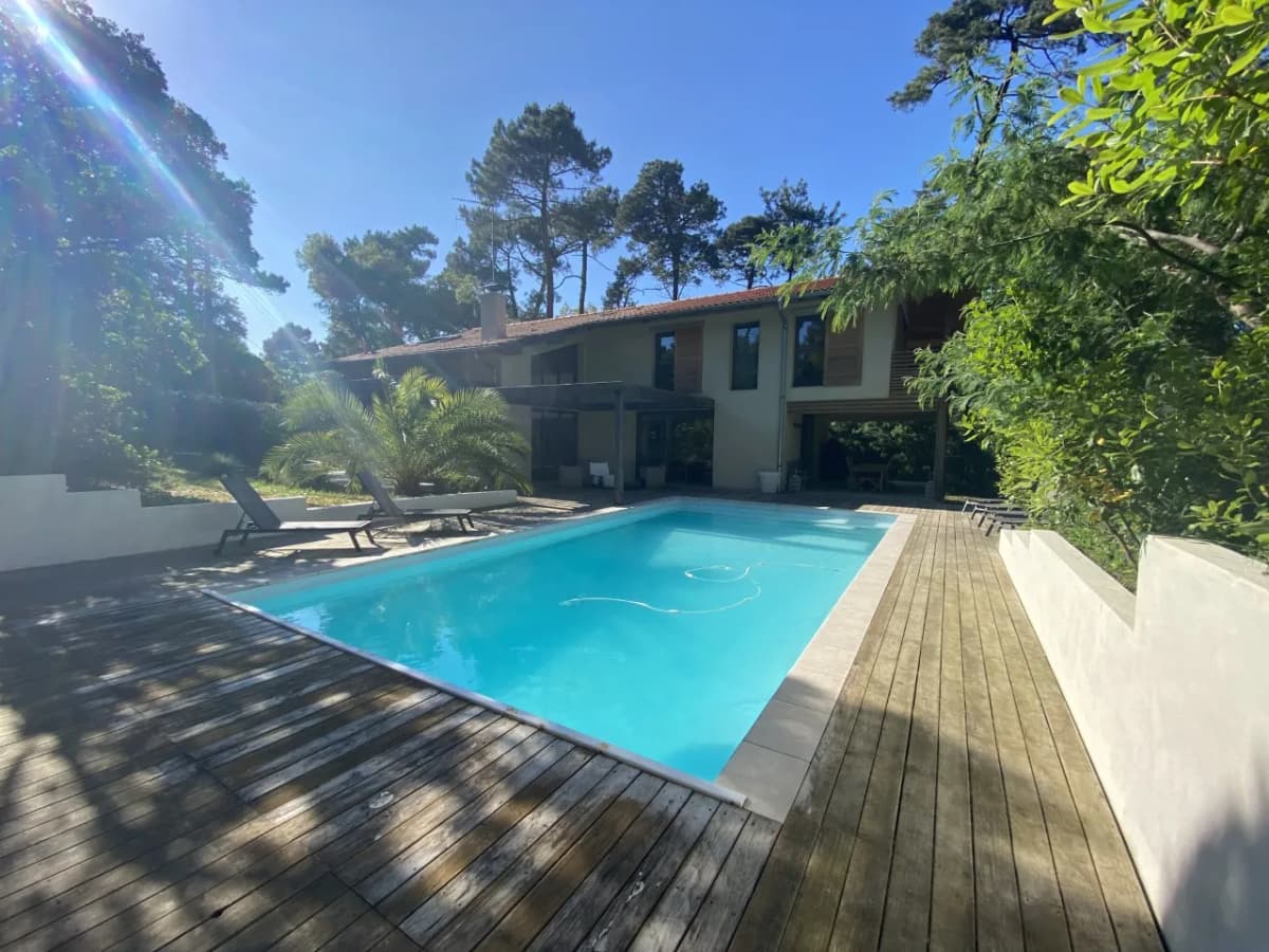 Villa 4* piscine entre lac à 200m et océan à 600m, 5 min centre ville d'Hossegor