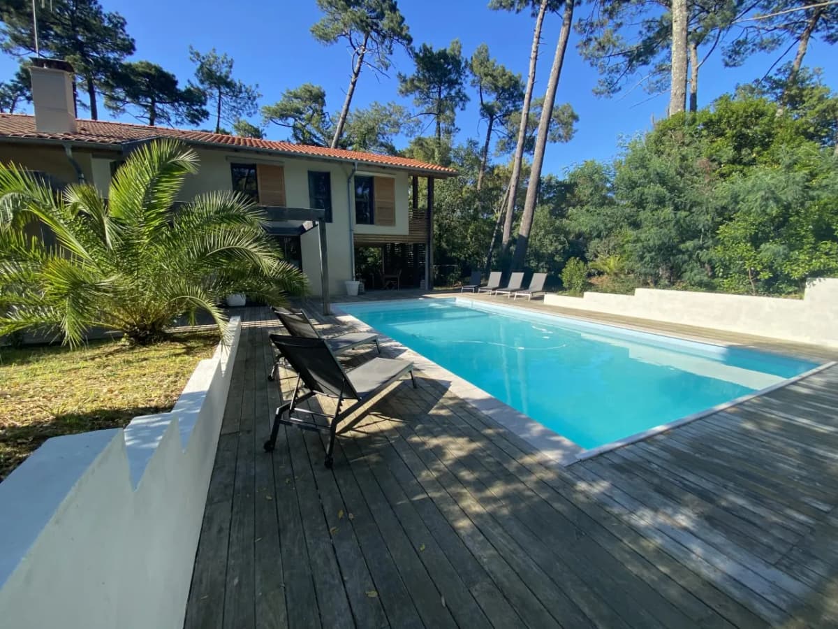 Villa 4* piscine entre lac à 200m et océan à 600m, 5 min centre ville d'Hossegor