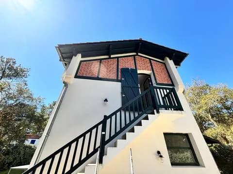 Villa climatisée, piscine chauffée entre lac à 200m et océan à 600m, 5min centre ville d'Hossegor