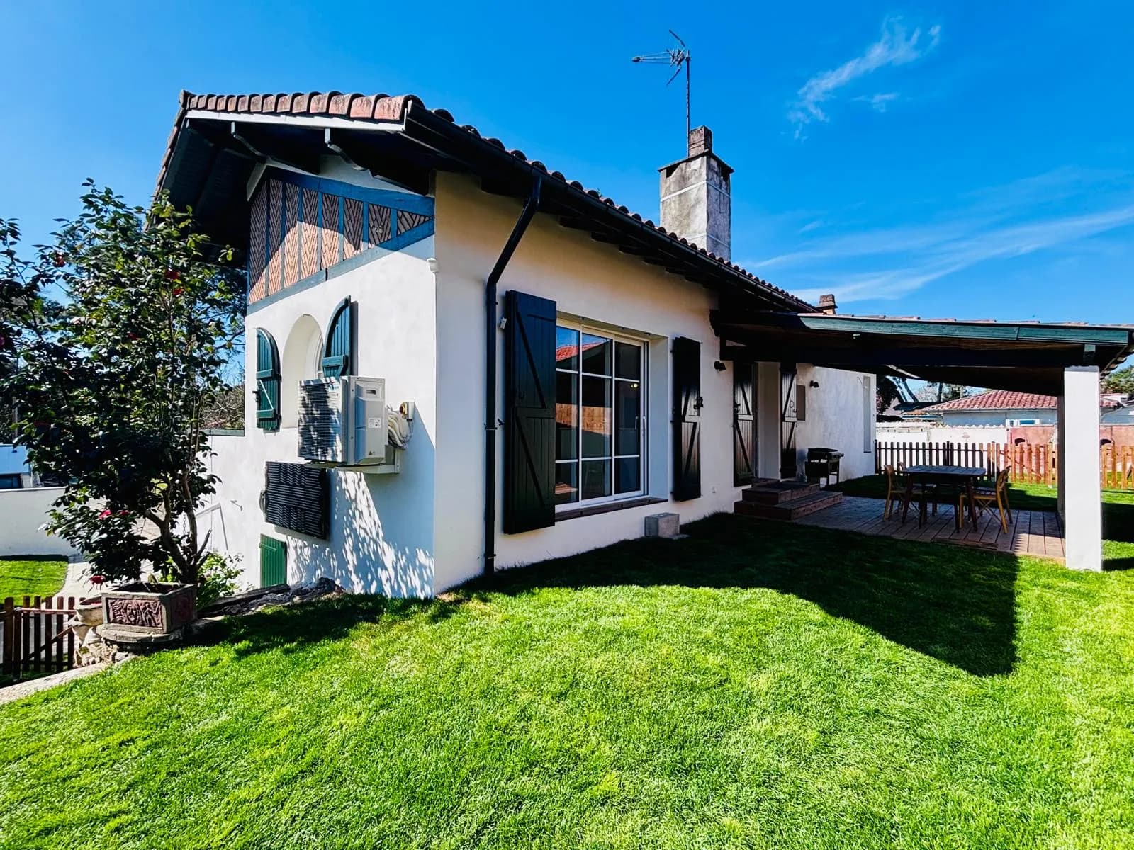 Maison climatisée et rénovée à 200m du lac et 2min à pied du centre ville d'Hossegor