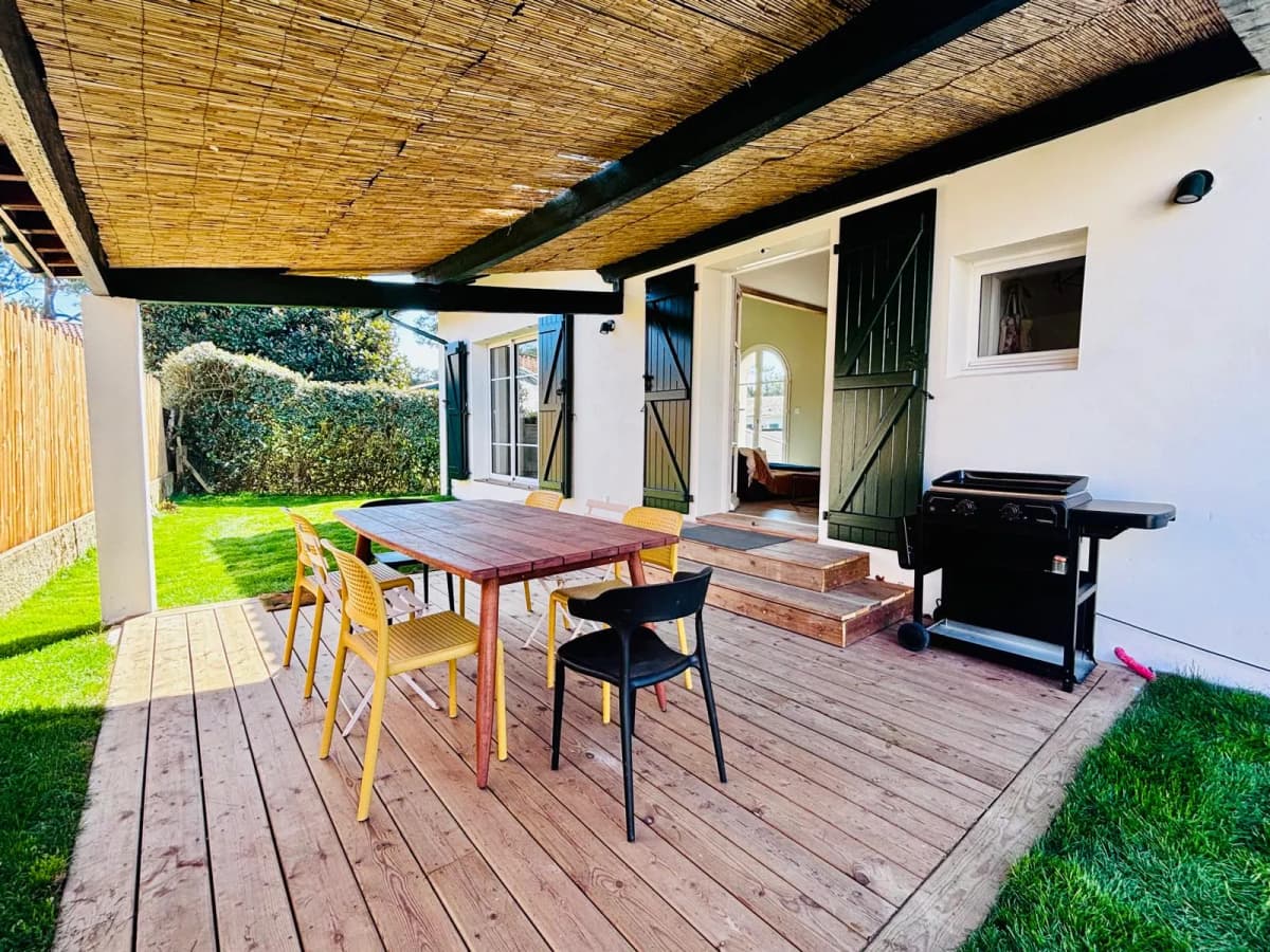Maison climatisée et rénovée à 200m du lac et 2min à pied du centre ville d'Hossegor