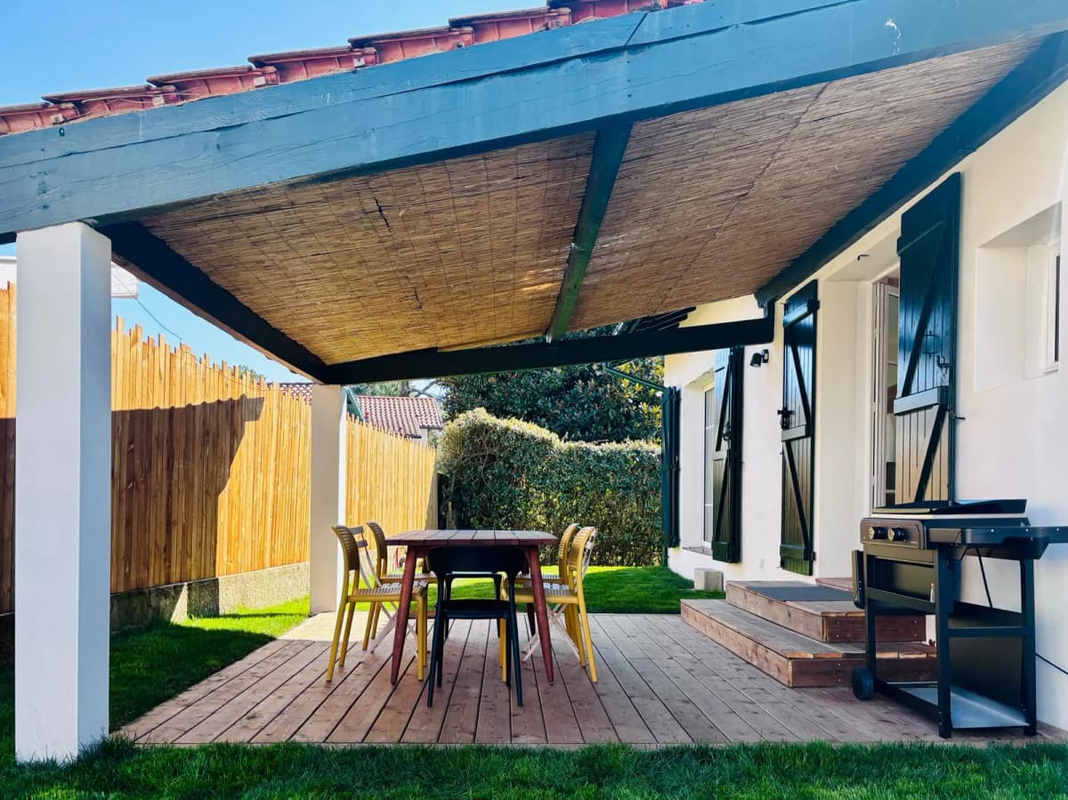 Maison climatisée et rénovée à 200m du lac et 2min à pied du centre ville d'Hossegor