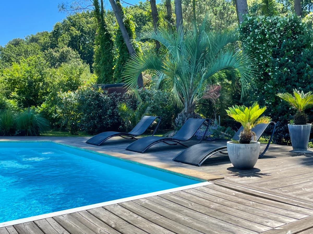 Villa 4* climatisée, piscine chauffée, ping-oing, pétanque, proche golf et centre Hossegor