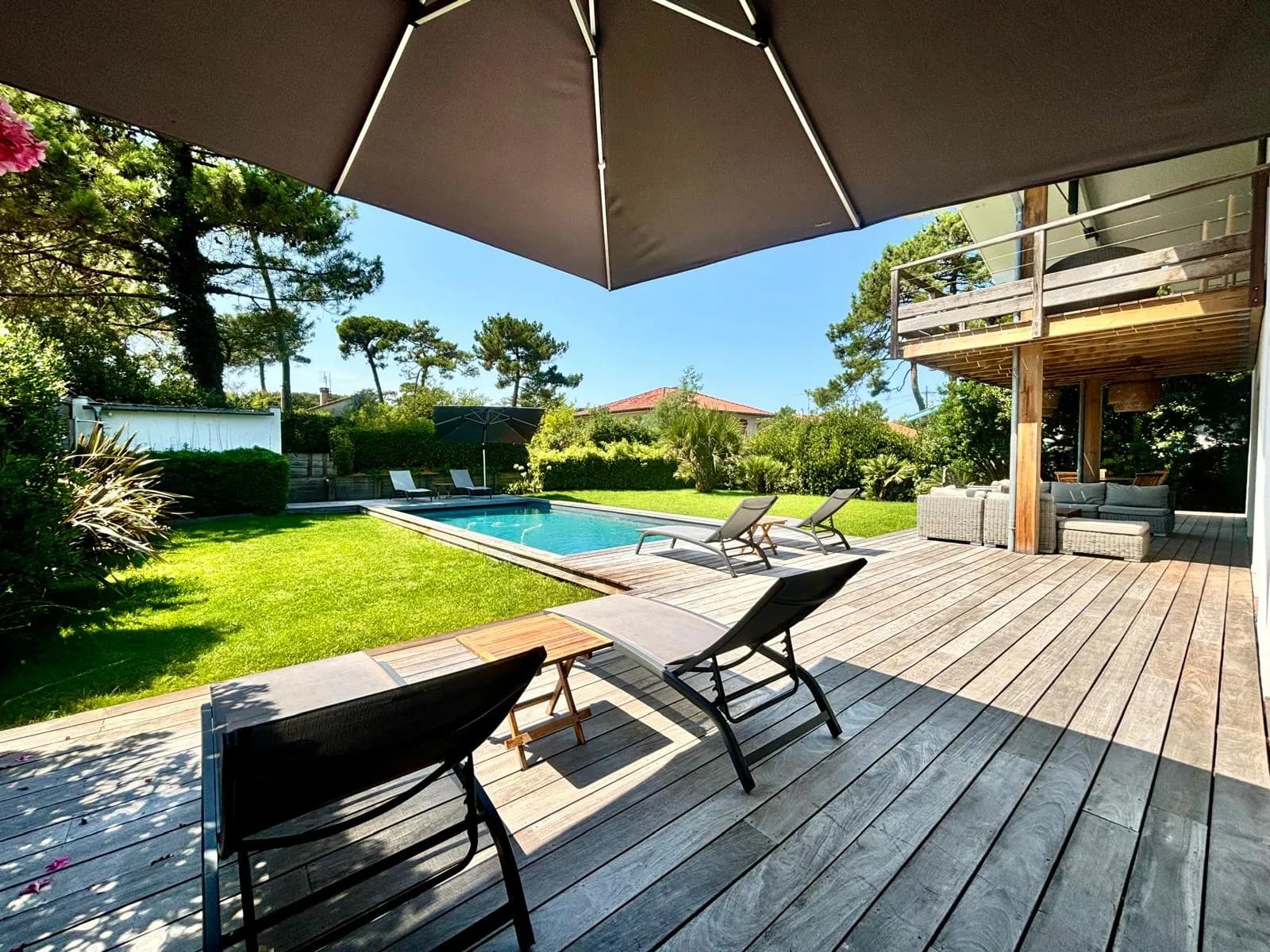 Villa 4* piscine chauffée, climatisation, 500m plage, 5min à pied centre ville