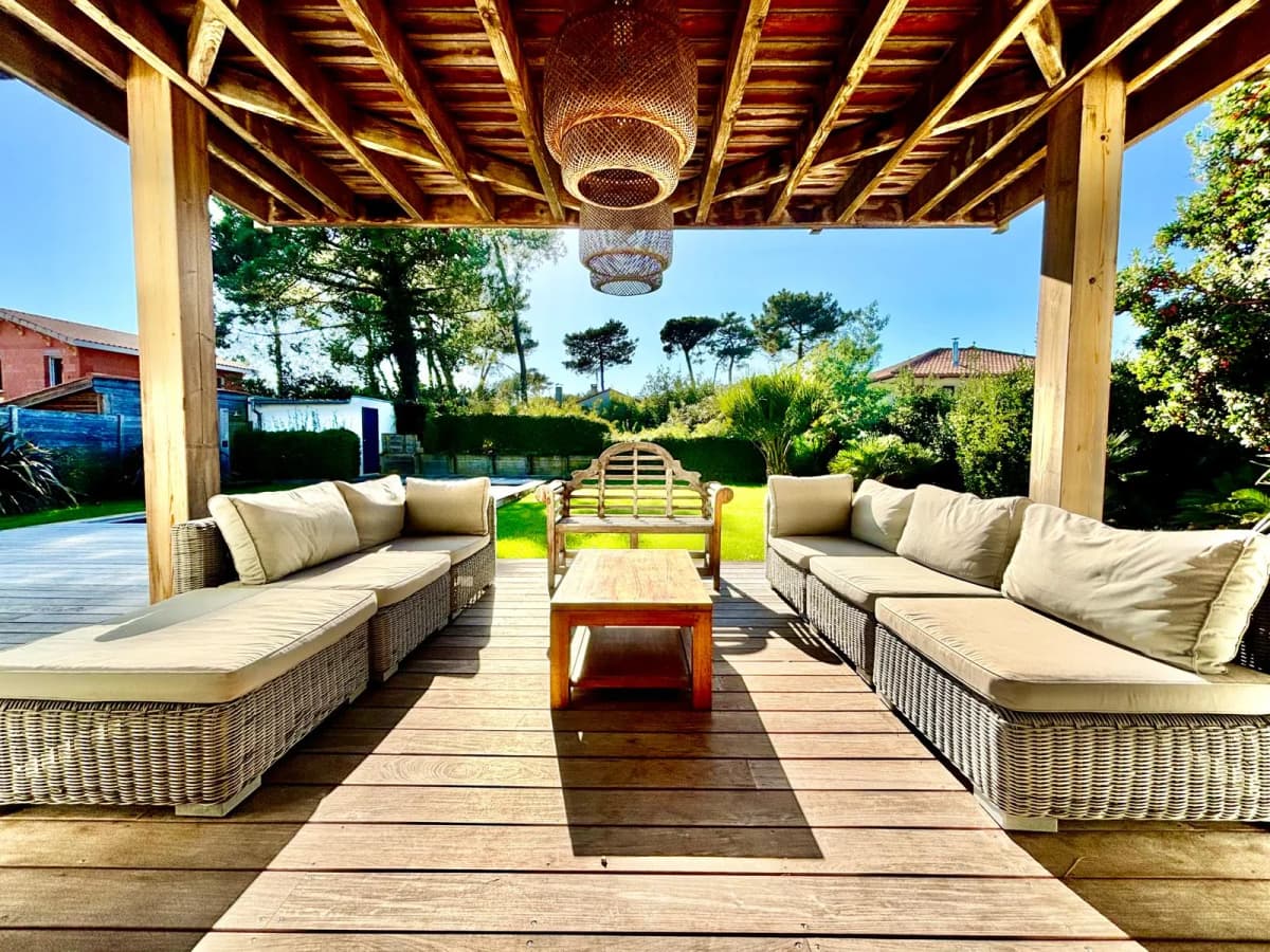 Villa 4* piscine chauffée, climatisation, 500m plage, 5min à pied centre ville