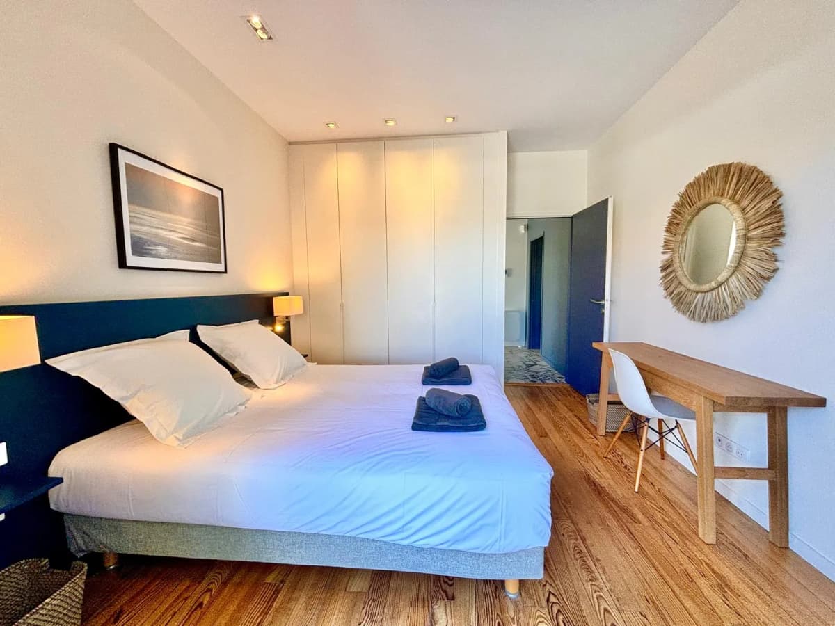 Villa 4* piscine chauffée, climatisation, 500m plage, 5min à pied centre ville
