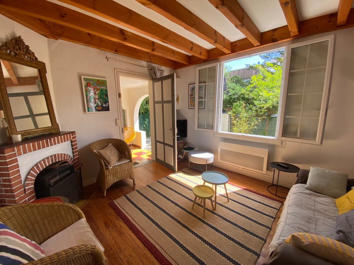 Maison avec jacuzzi, climatisation, 5min à pied de la plage et du centre ville