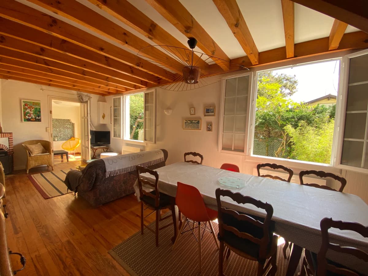 Maison avec jacuzzi, climatisation, 5min à pied de la plage et du centre ville