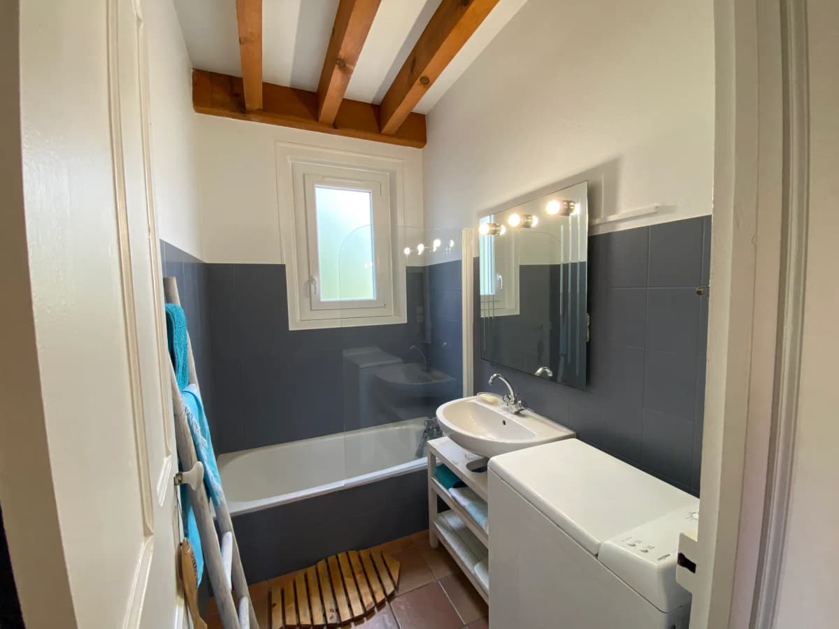 Maison avec jacuzzi, climatisation, 5min à pied de la plage et du centre ville