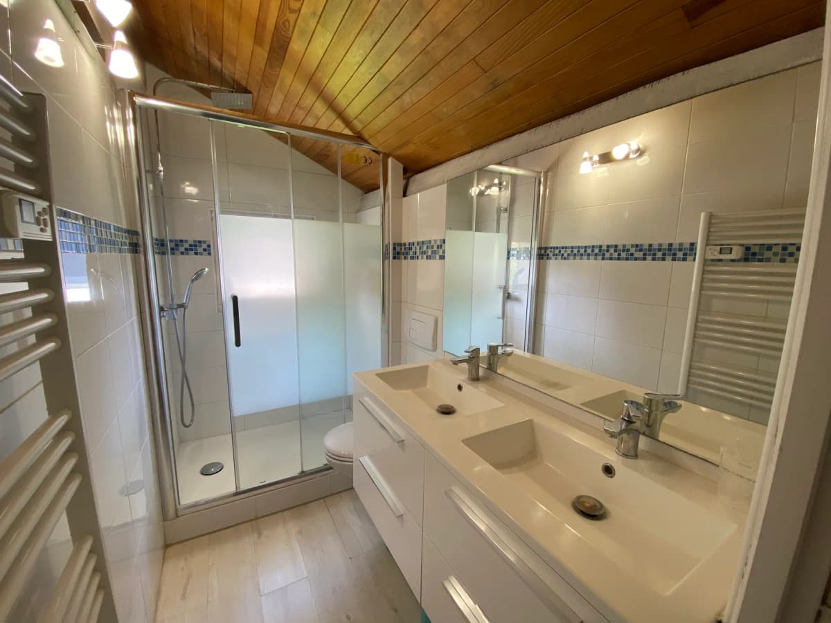 Maison avec jacuzzi, climatisation, 5min à pied de la plage et du centre ville