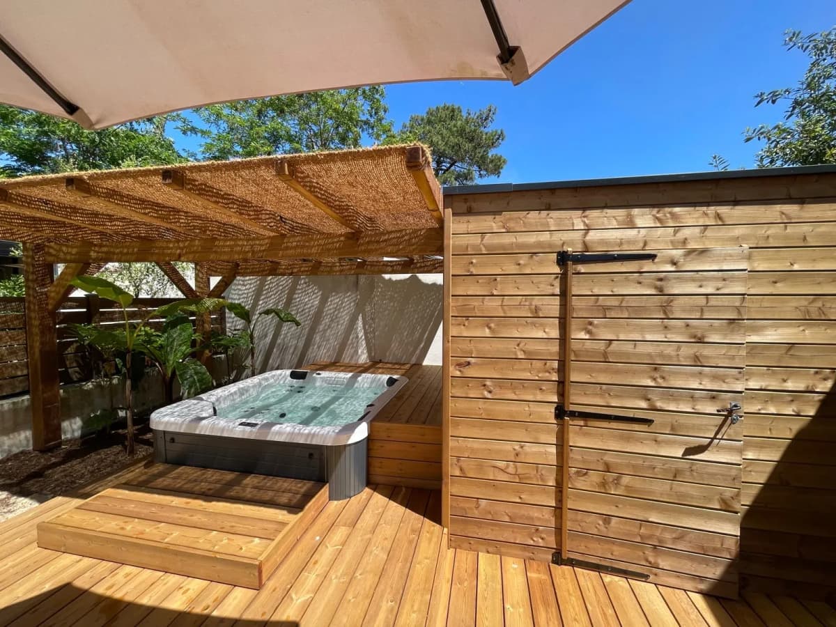 Maison avec jacuzzi, climatisation, 5min à pied de la plage et du centre ville