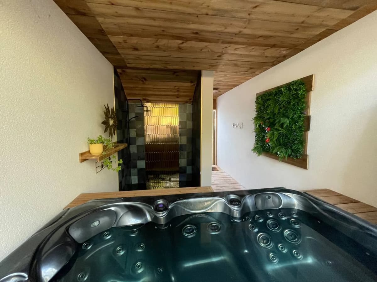 Appart T3, jacuzzi, jardin, 500m Plage des Bourdaines