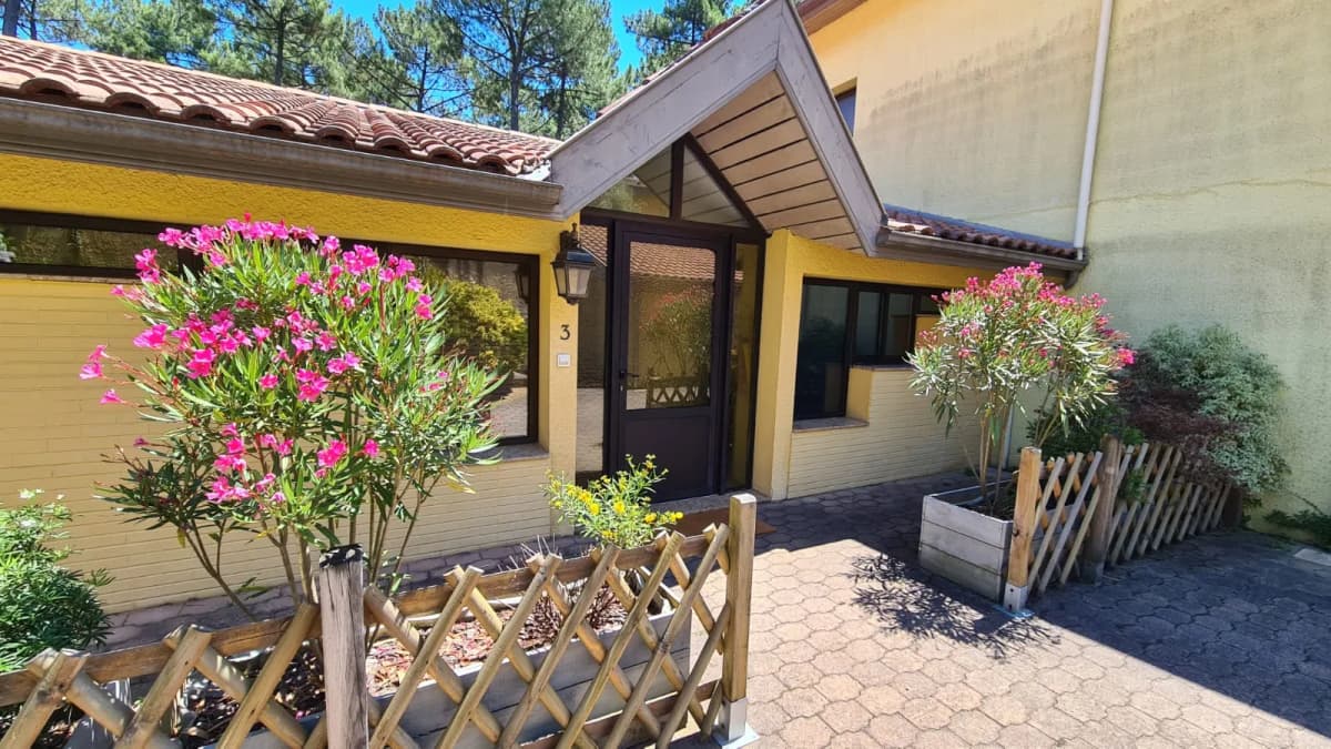Maison T3 climatisée, plage, forêt, golf, parking privé
