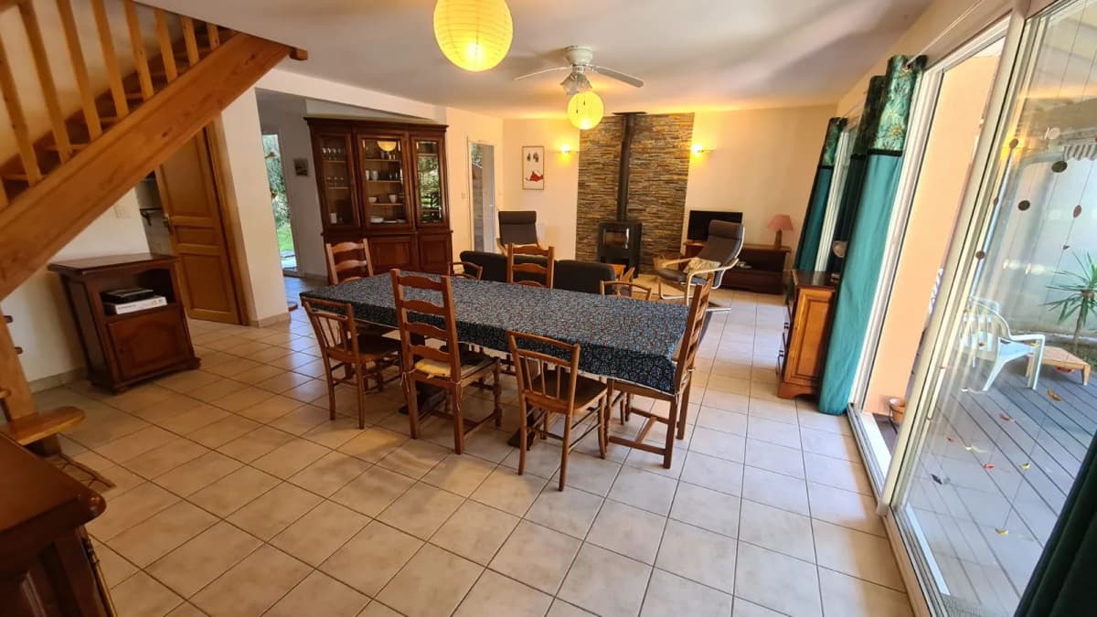 Maison jardin, calme, bout du lac, plage Estagnot
