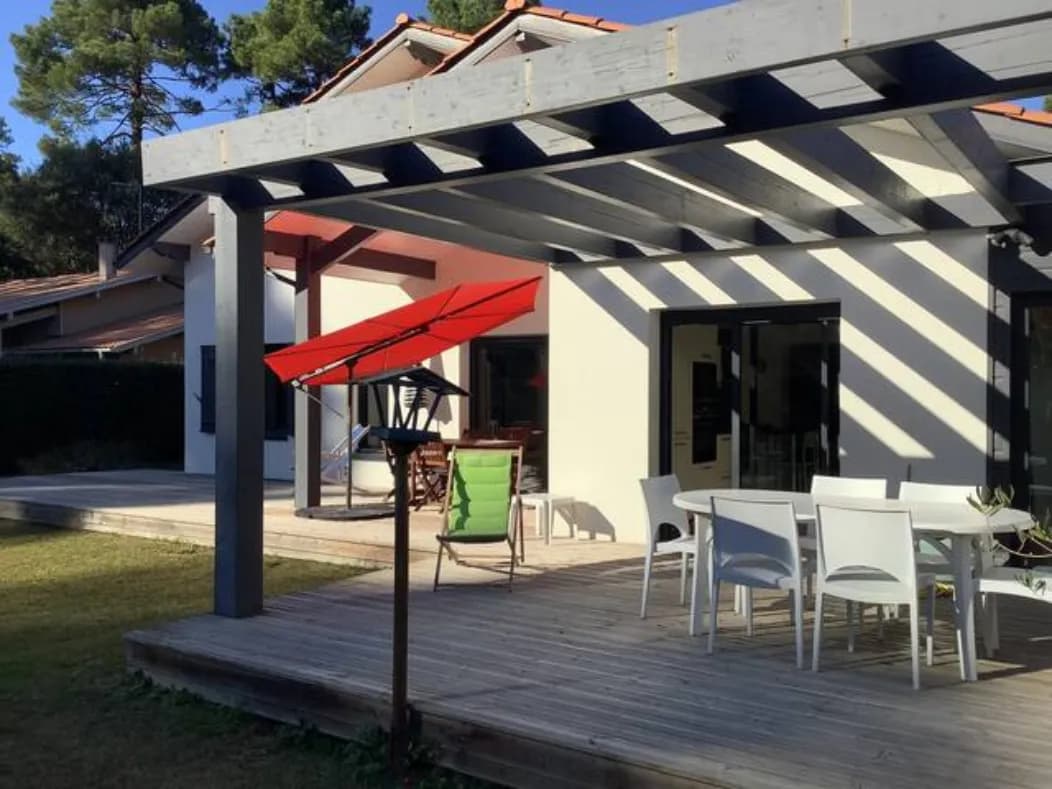 Villa calme, confortable entre mer et forêt.