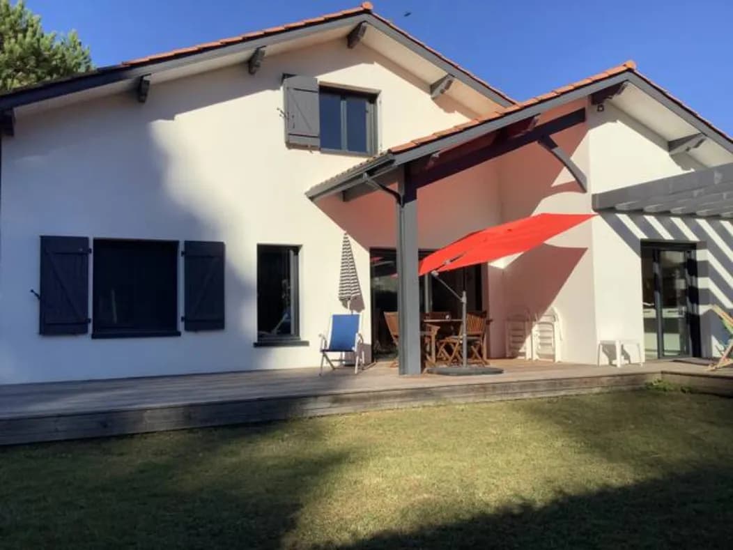 Villa calme, confortable entre mer et forêt.