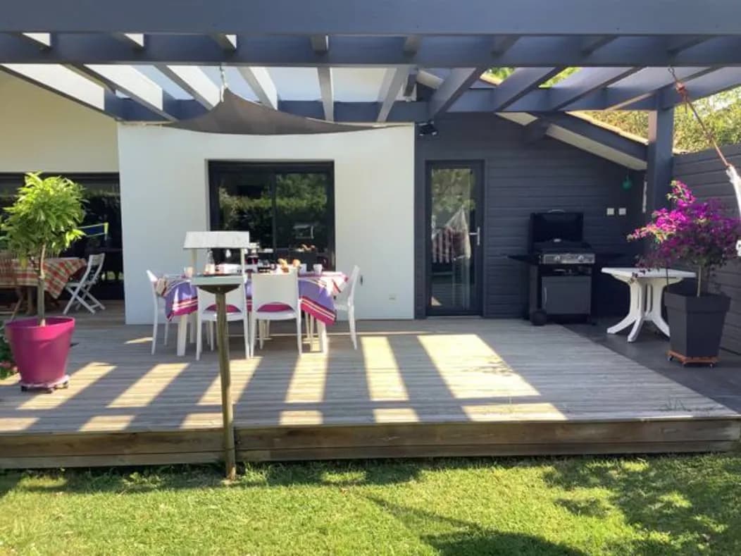 Villa calme, confortable entre mer et forêt.