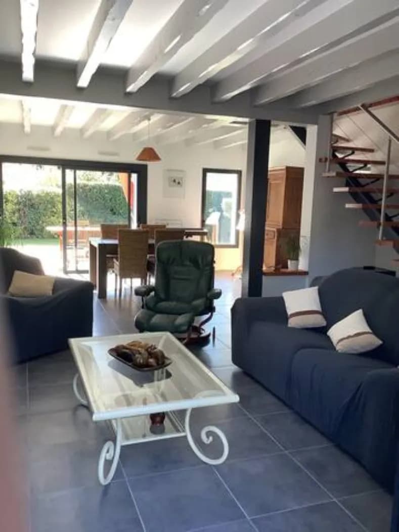 Villa calme, confortable entre mer et forêt.