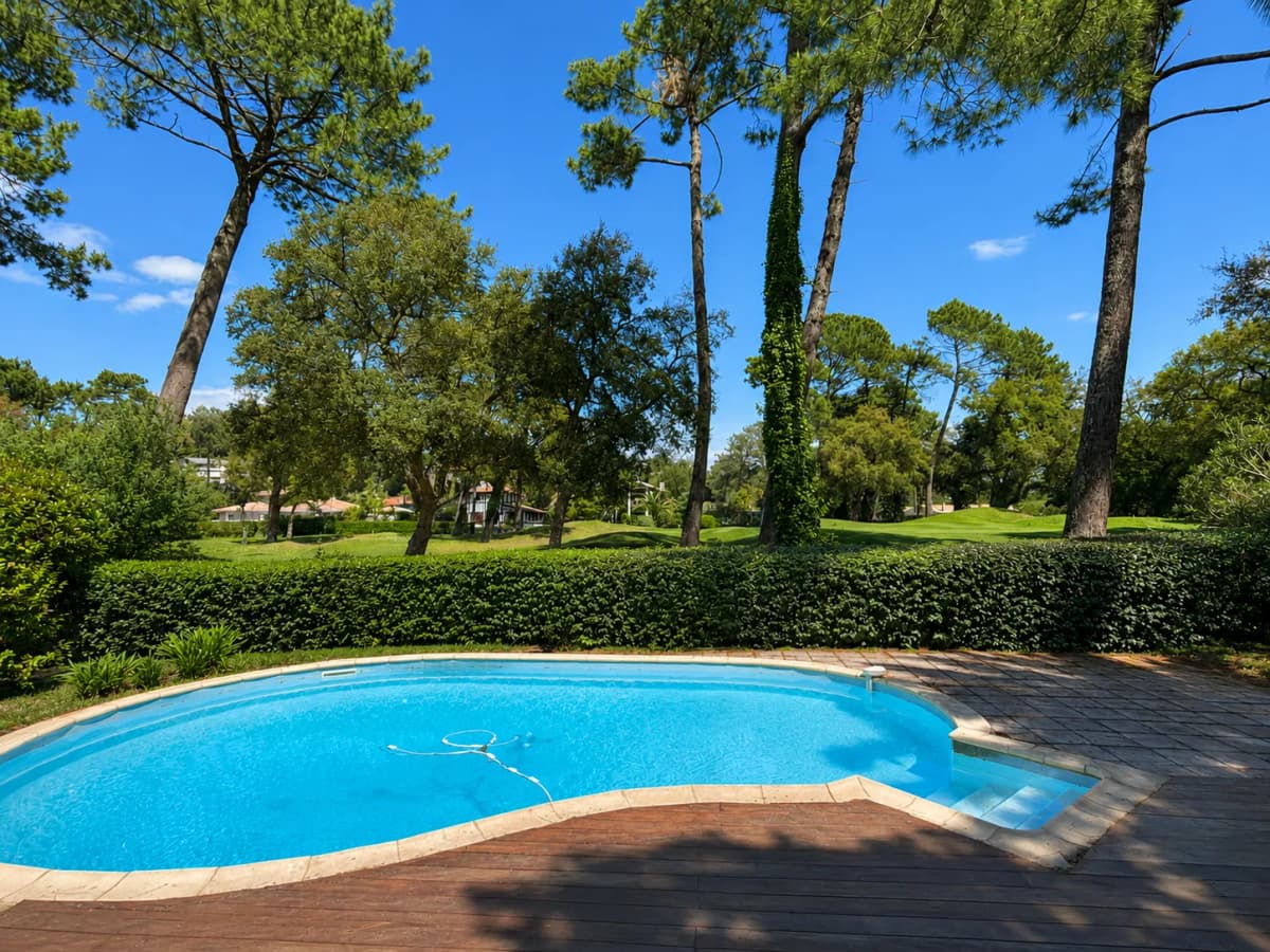 Maison avec piscine, golf, forêt, plage