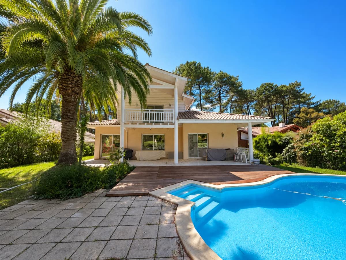 Maison avec piscine, golf, forêt, plage