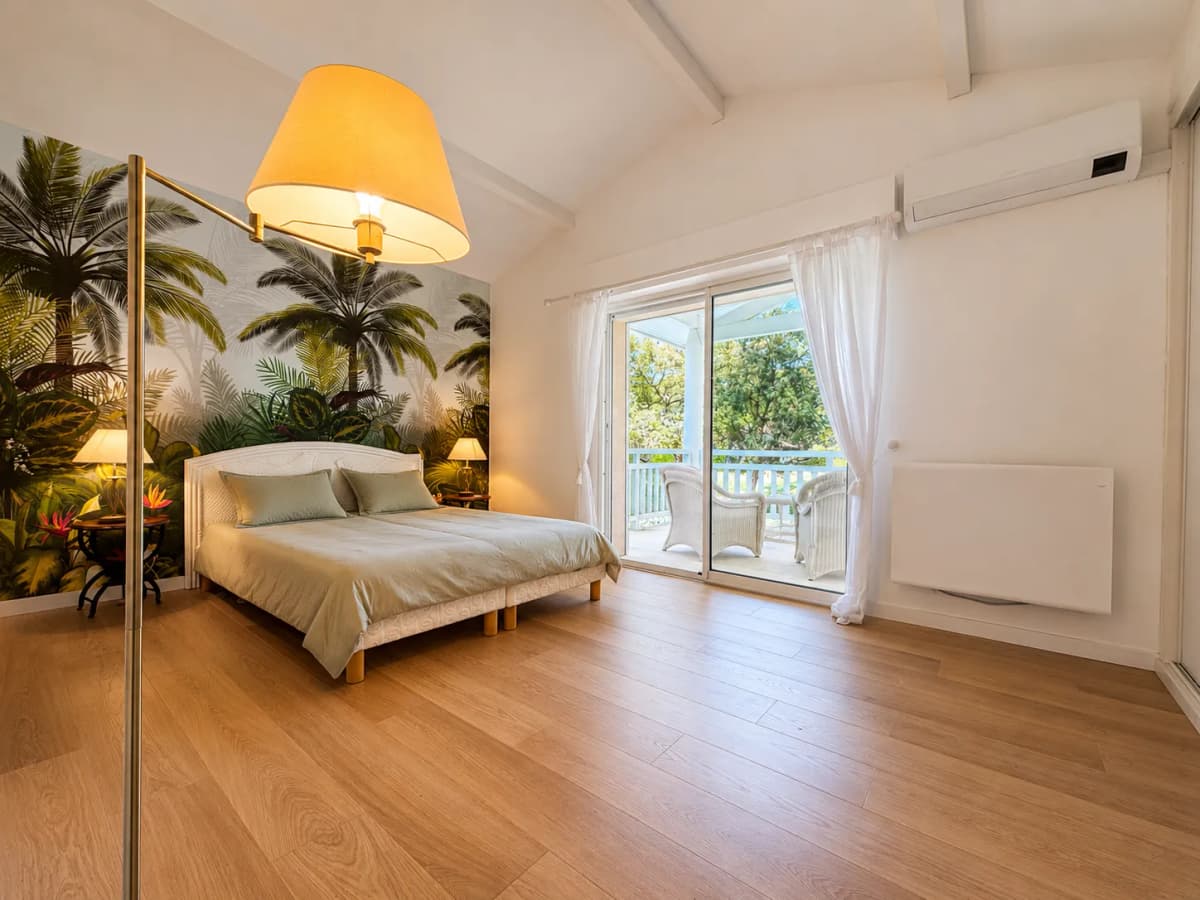 Maison avec piscine, golf, forêt, plage