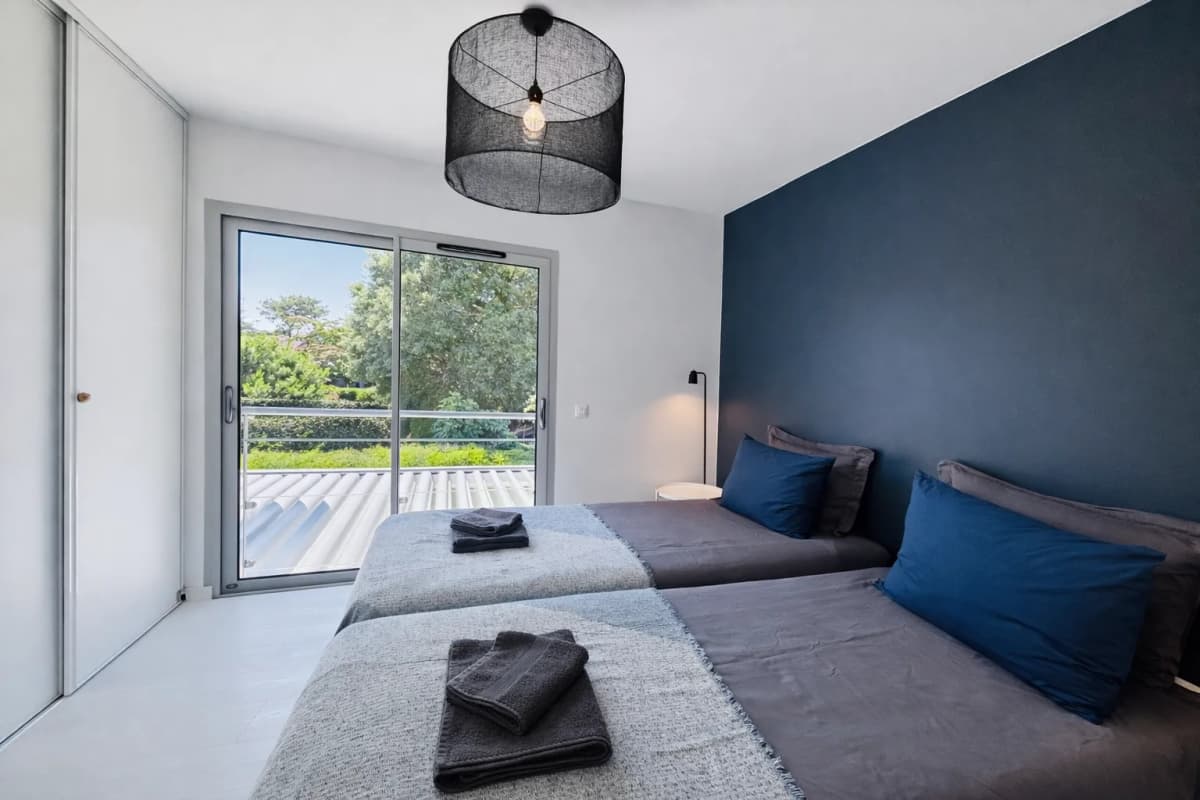 Villa 300m du lac et 5min à pied du centre ville d'Hossegor, calme et confort