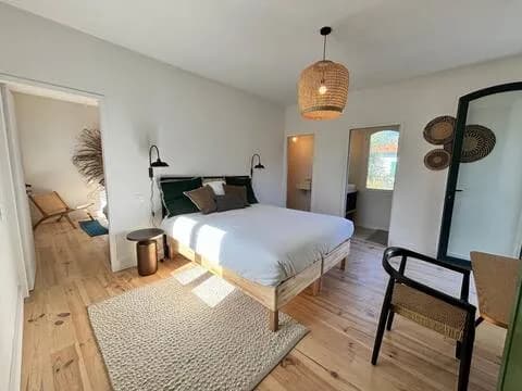 Villa climatisée, piscine chauffée entre lac à 200m et océan à 600m, 5min centre ville d'Hossegor