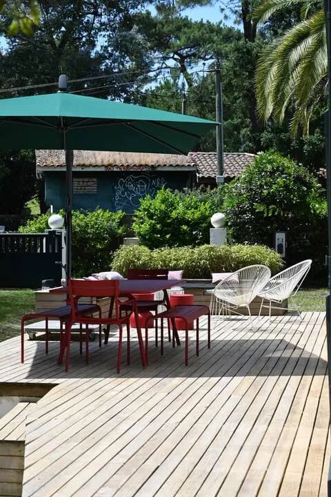 Villa climatisée, piscine chauffée entre lac à 200m et océan à 600m, 5min centre ville d'Hossegor
