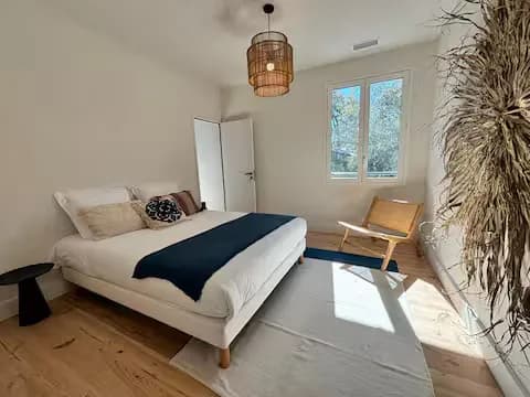 Villa climatisée, piscine chauffée entre lac à 200m et océan à 600m, 5min centre ville d'Hossegor
