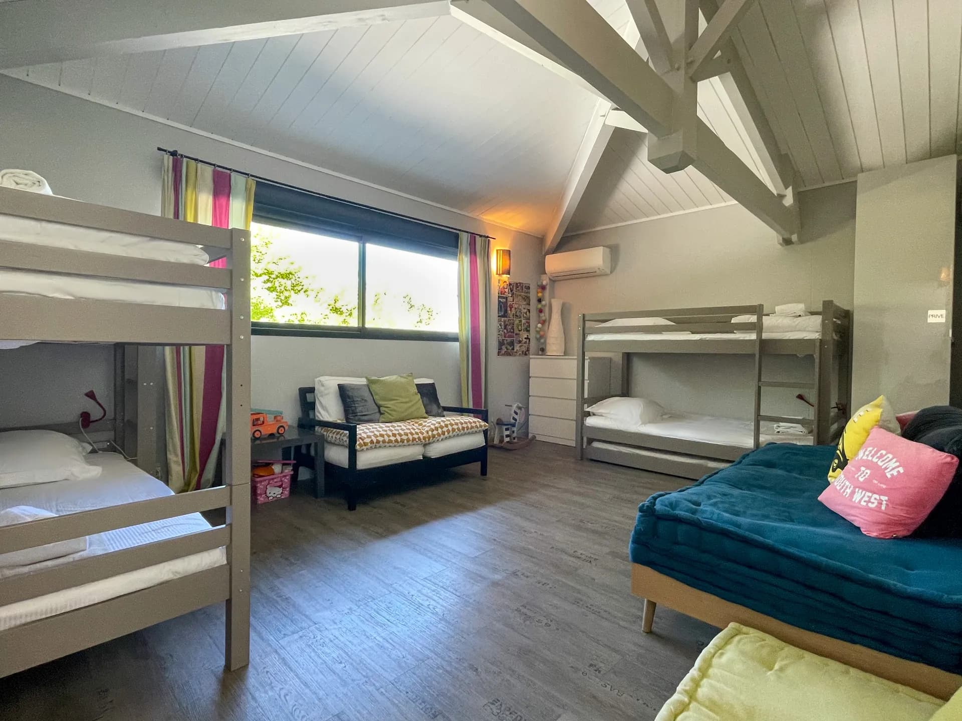 Villa 4* climatisée, piscine chauffée, ping-oing, pétanque, proche golf et centre Hossegor