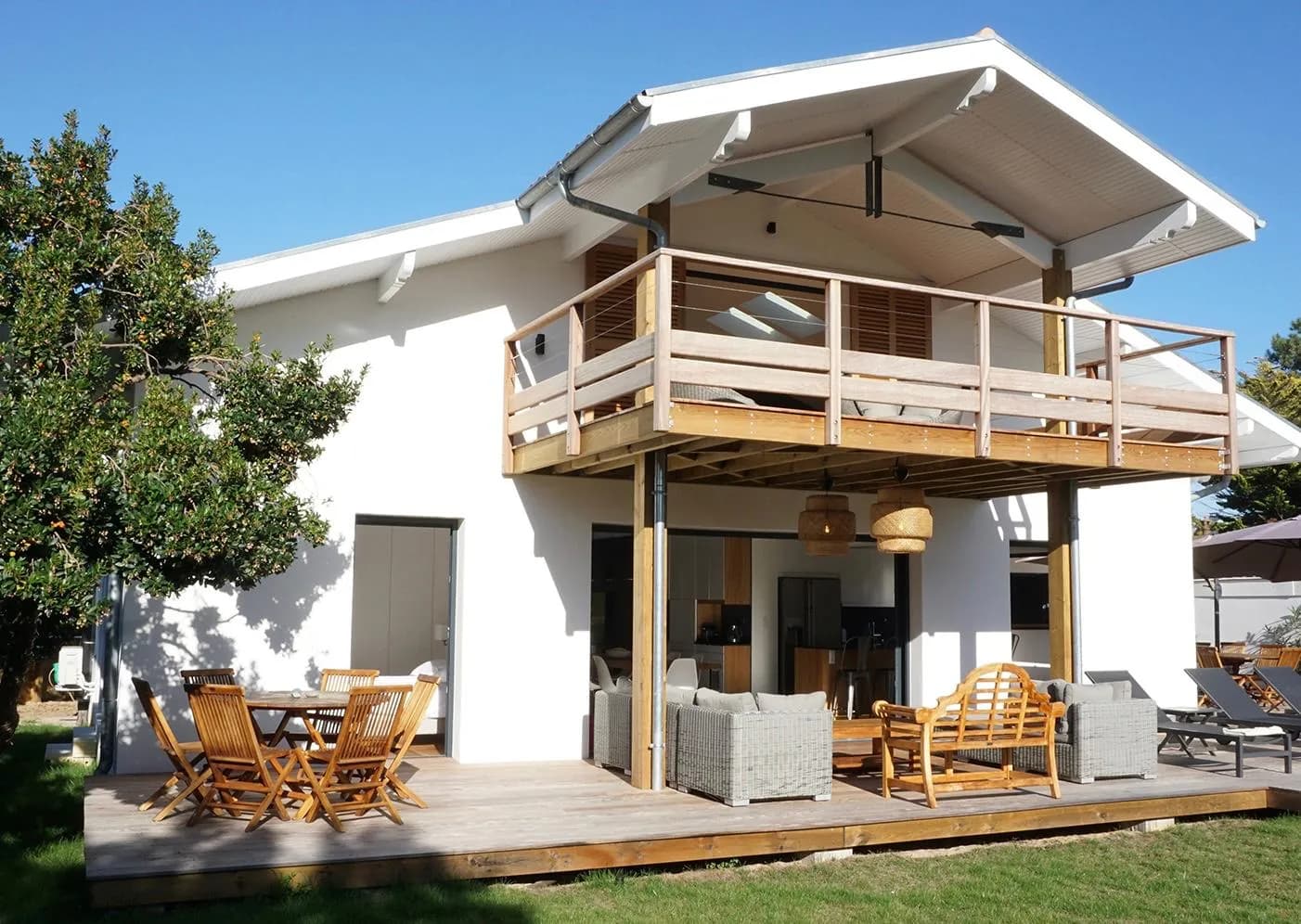 Villa 4* piscine chauffée, climatisation, 500m plage, 5min à pied centre ville