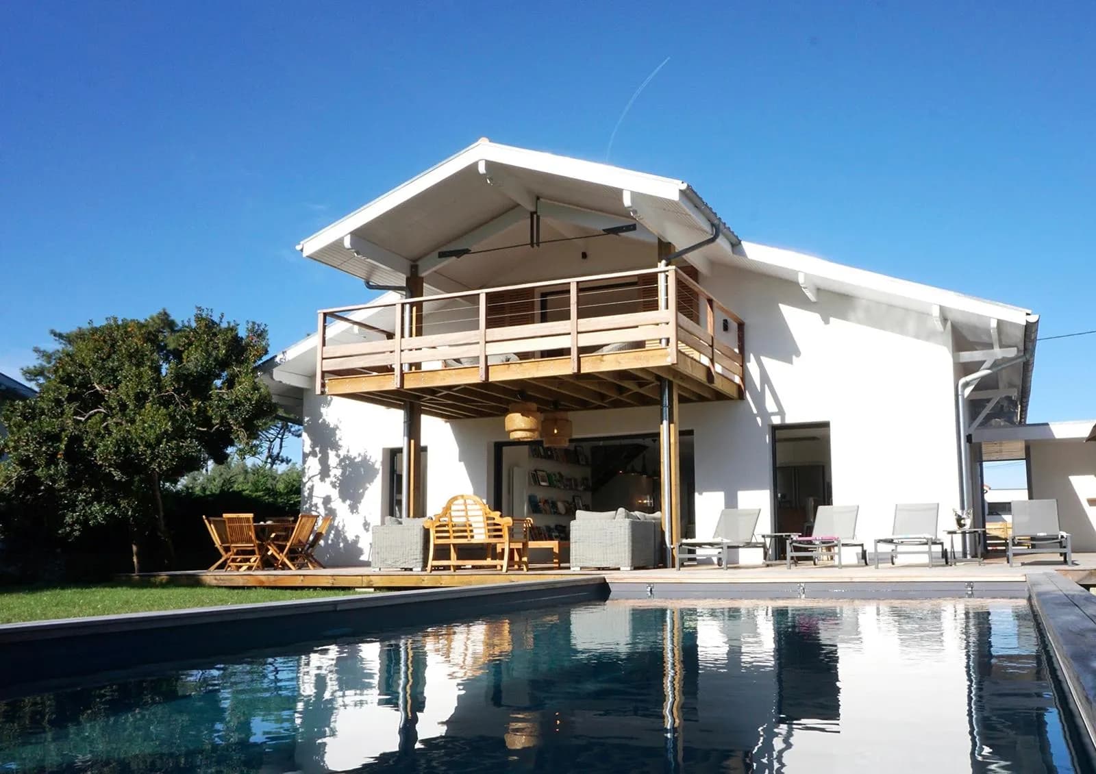 Villa 4* piscine chauffée, climatisation, 500m plage, 5min à pied centre ville