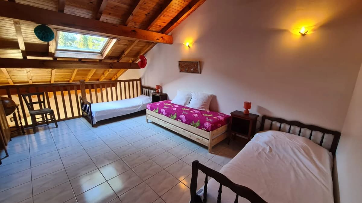 Maison jardin, calme, bout du lac, plage Estagnot