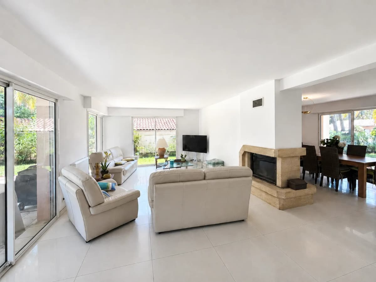 Maison avec piscine, golf, forêt, plage