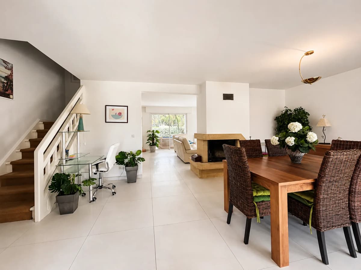Maison avec piscine, golf, forêt, plage