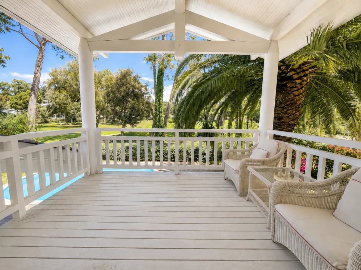 Maison avec piscine, golf, forêt, plage